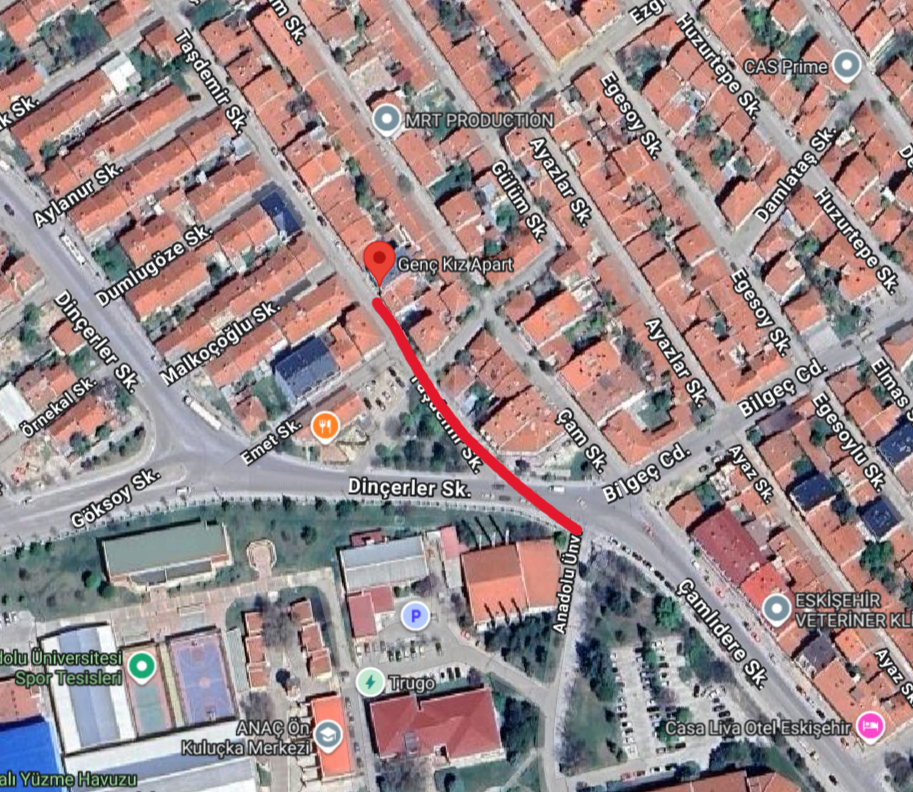 Genç Kız Apart ile Anadolu Üniversitesi Cuma Kapısı arasındaki yakınlığı gösteren harita