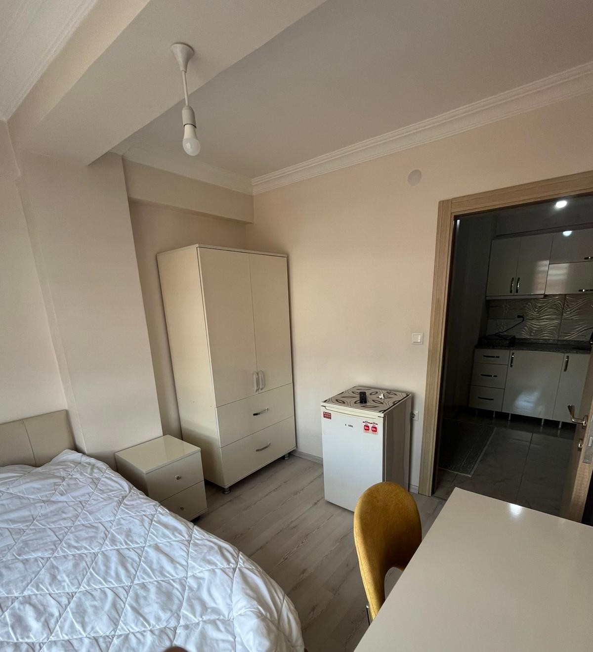 Bağlar Genç Kız Apart çalışma masası ve gardırop