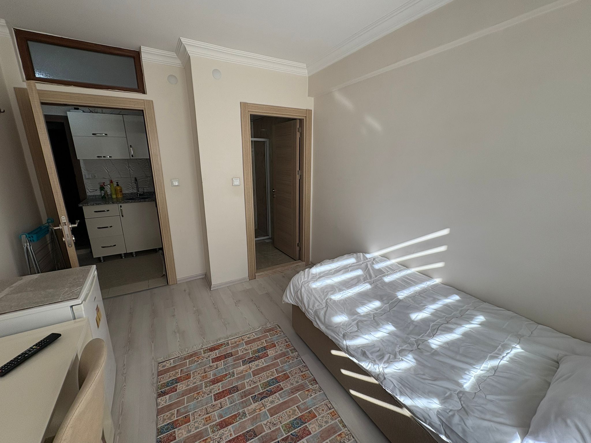 Bağlar Genç Kız Apart çalışma masası ve gardırop